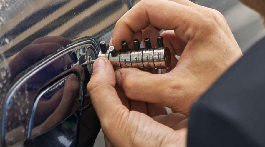 Professional gutter cleaning in Glencoe, NM